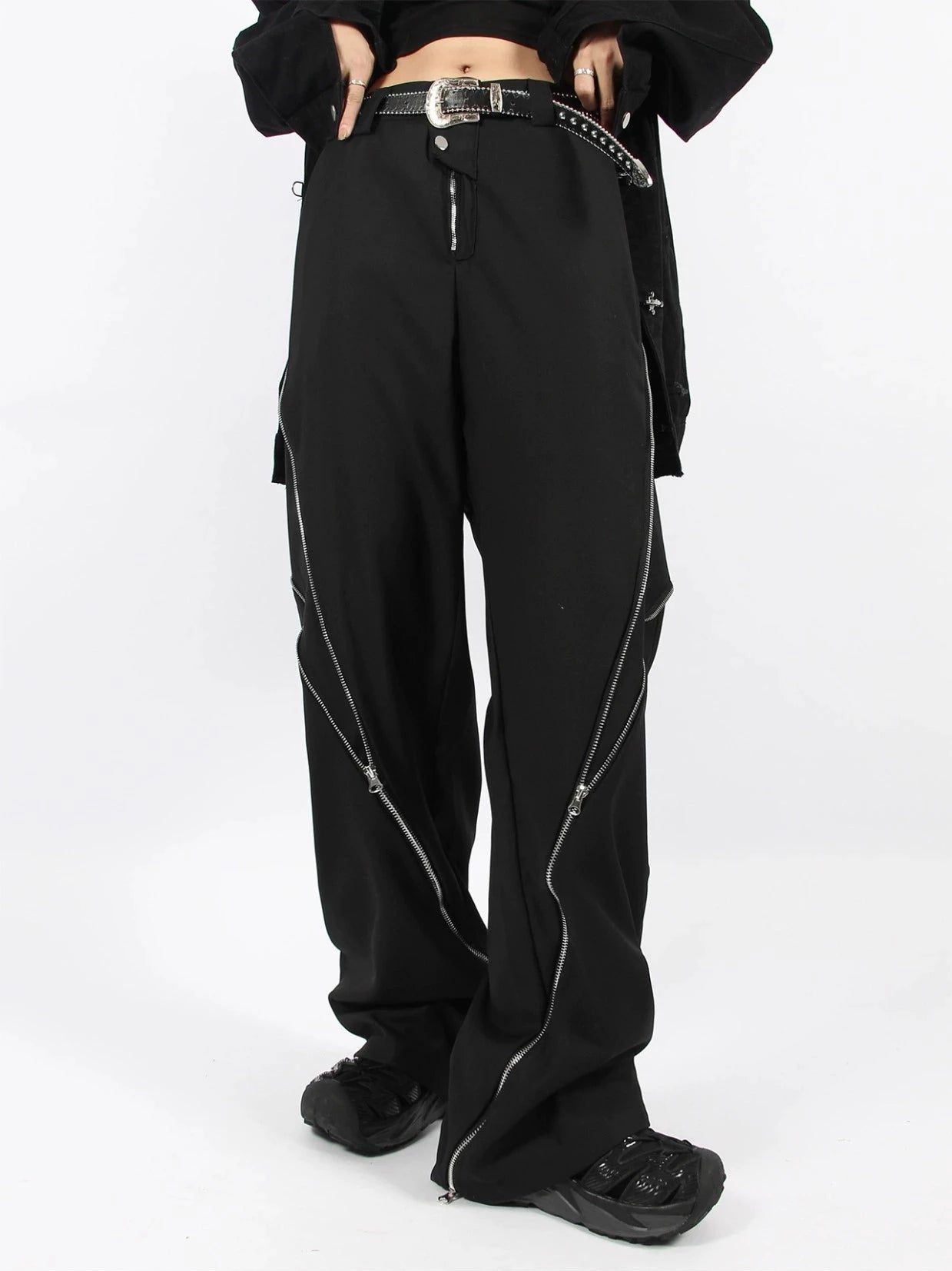 Straight Fit Diagonal Split Banana Zip Pants