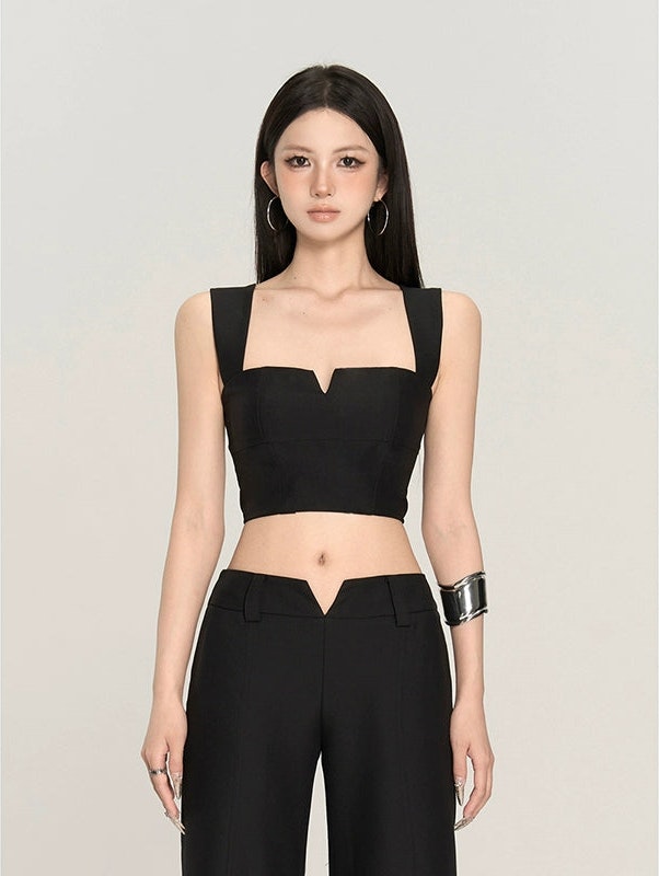 Sleeveless Sweetheart Neckline Extra-Cropped Top