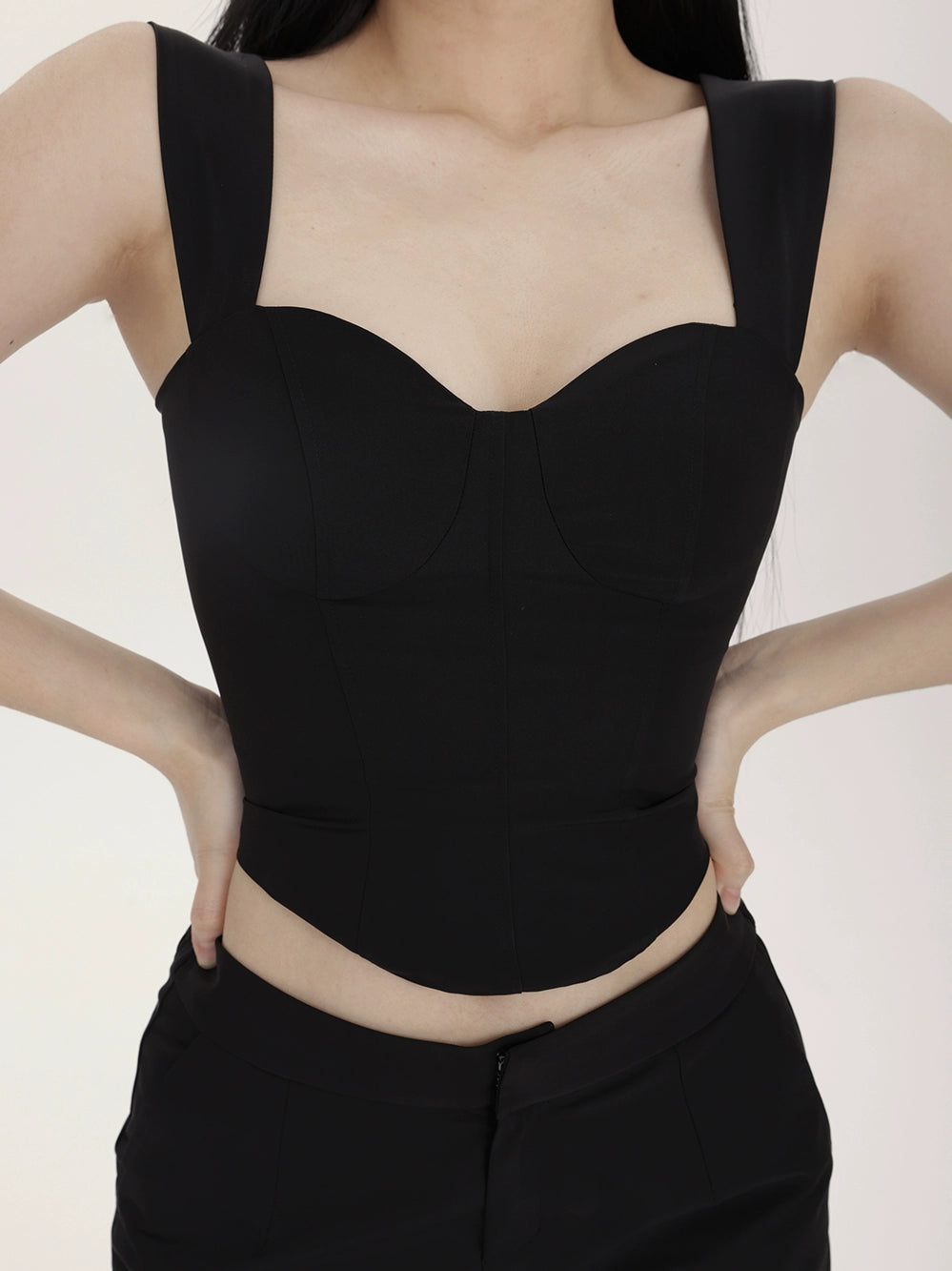 Sleeveless Sweetheart Neckline Crop Top