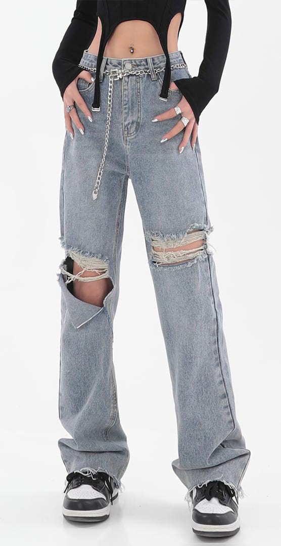 Distressed Straight Fit Jeans with Chain Belt